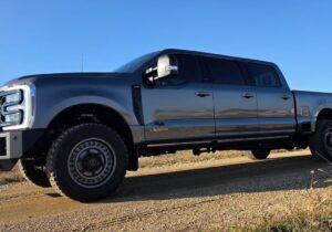 لیموزین دنیای وانت‌ها / غول‌پیکر آمریکایی با ۶ در