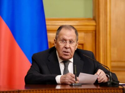 لاوروف خواستار بی‌طرفی گروسی در گزارش‌دهی درباره برنامه هسته‌ای ایران شد