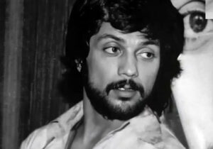 داریوش: صدای من غمگین است چون چیزی جز غم وجود ندارد / چیزی در دنیا نیست که بشود به آن دل بست