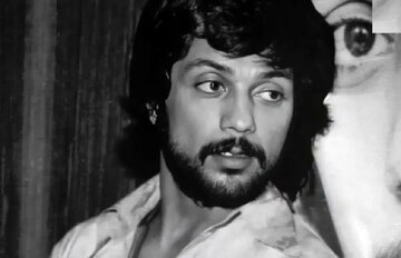 داریوش: صدای من غمگین است چون چیزی جز غم وجود ندارد / چیزی در دنیا نیست که بشود به آن دل بست