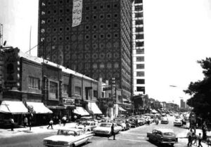 زن جوانی خود را از ساختمان پلاسکو به زیر انداخت؛ آذر ۵۴ + عکس و جزئیات