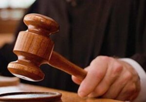 دو خبرنگار محکوم به حبس و اقامت اجباری شدند