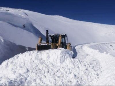 گردنه گاماسیاب نهاوند بازگشایی شد، ۳۵ مسافر گرفتار در برف نجات یافتند