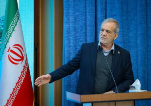 ببینید |  کنایه پزشکیان به نمایندگان مجلس: وایستا کنار و هی بگو لنگش کن!