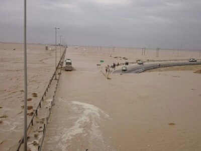 ببینید | سیلاب در جنوب کرمان؛ پل محمدآباد کلانتر از بین رفت