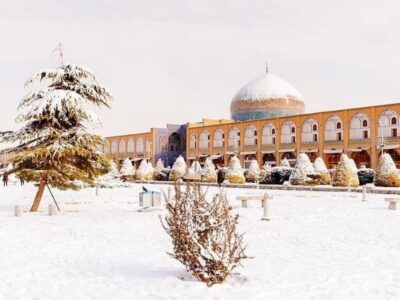 ببینید | میدان نقش جهان اصفهان سفیدپوش شد