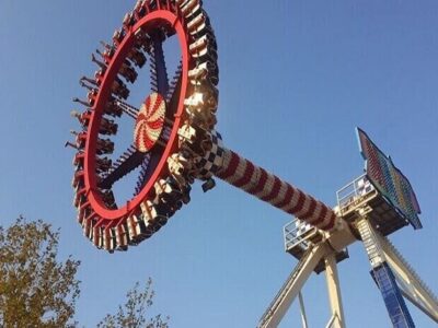 ببینید | سقوط وسیله بازی در شهربازی بصره؛ دانش‌آموزان مجروح شدند