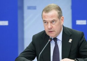 مدودف اجلاس اتحادیه اروپا را به عنوان «نشست دزدها» توصیف کرد