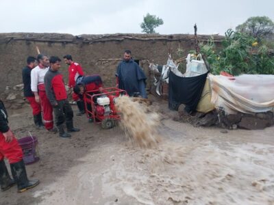 امدادرسانی به ۷۰۰ خانوار آسیب‌دیده از بارندگی و آبگرفتگی در میناب