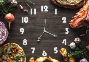 خطرات دیر غذا خوردن که نمیدانید