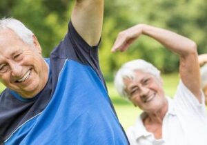 چرا بعد از ۴۰ سالگی قدرت خود را از دست می‌دهیم؟ راهنمای عملی برای بازسازی عضلات/ سارکوپنیا چیست؟