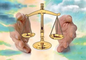 اعمال نیک و بد چگونه در قیامت آشکار می‌شوند؟