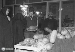 عکس و گزارش از یلدا و کریسمس در تهران ۵۰ سال پیش!