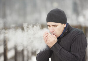 نگذارید هوای سرد وارد ریه‌هایتان شود/ علت تنگی نفس در هوای سرد چیست؟/ چگونه ریه‌ها را در برابر سرما مقاوم کنیم؟