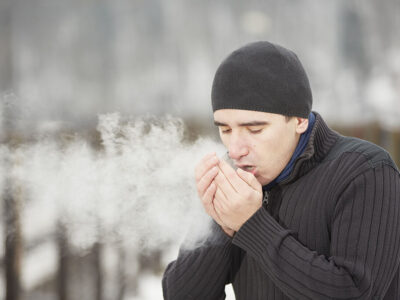 نگذارید هوای سرد وارد ریه‌هایتان شود/ علت تنگی نفس در هوای سرد چیست؟/ چگونه ریه‌ها را در برابر سرما مقاوم کنیم؟