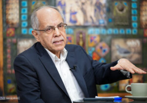 چرا روشنفکرانی چون فروغی حامی رضاخان شدند؟