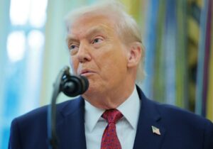 ببینید | ادعای ترامپ درباره مشکلات اقتصادی ایران: نمیخواهم درباره تغییر رژیم در ایران….