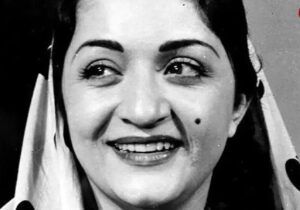 تصاویر | شهلا ریاحی در دوران پیری و در کنار همسرش در دهه ۸۰