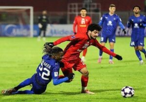 ببینید | جشن صعود بازیکنان تراکتور مقابل هواداران‌شان بعد از کسب پیروزی برابر الدحیل