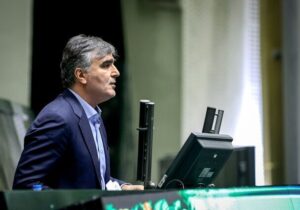 ادامه حضور فرزین در بانک مرکزی در یکسال و نیم گذشته، خطای پزشکیان بود/ باید کارد به استخوان می رسید تا او را کنار بگذارند؟