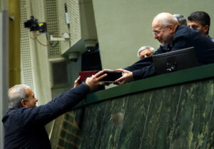 آلبوم تاریخی تقدیم لایحه بودجه به مجلس/ از میرحسین موسوی تا مسعود پزشکیان + تصاویر