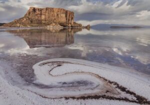 پمپاژ بیرویه؛ عامل اصلی مرگ دریاچه ارومیه/ تبدیل بخشهای بزرگی از دریاچه به «انباشت نمکی»