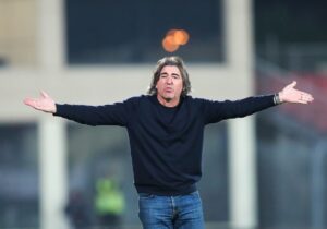 ساپینتو روی لبه تیغ