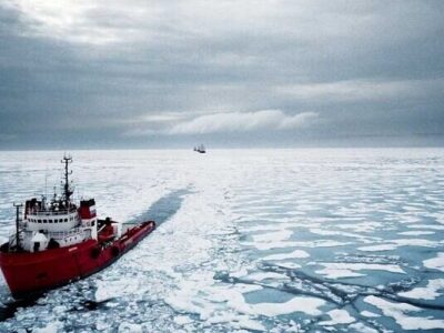 ببینید | امواج یخی که در چین ثبت شده‌اند