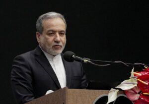 منظور عراقچی از «برکات تحریم» چه بود؟ / توضیح وزیر خارجه در مورد اظهاراتش: از رفع تحریم‌ها غافل نیستیم / تحریم ما را ناگزیر کرد بزرگ‌تر بیندیشیم