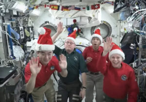 ببینید | پیام تبریک کریسمس فضانوردان از ایستگاه فضایی بین‌المللی