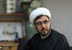 رایزن فرهنگی ایران در اندونزی: اگر میخواهیم امام را به دنیا معرفی کنیم، باید خودمان بستهبندی مناسب داشته باشیم/ شیعه به مدد انقلاب در دنیا دیده شد