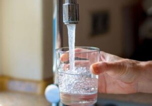 برای ایجاد ۲۰ درصد بازدارندگی باید قیمت آب را هزار برابر افزایش دهیم / بدمصرفها باید مشمول تعرفههای بازدارنده شوند