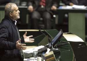 روزنامه نزدیک به قالیباف: دولت ایده ندارد/ مردم و بازار، دولت را در مهار بحران ناتوان می بینند