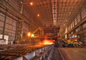 زنگ خطر برای اقتصاد ملی; خفگی صنعت فولاد در چنبره محدودیتهای انرژی
