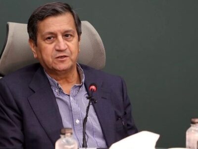 اولین اظهارات همتی بعد از بازگشت به بانک مرکزی/ قول می دهم بازار ارز به ثبات برسد