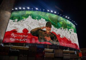 «ایرانمرد» روی دیوارنگاره میدان ولیعصر (عج) نقش بست