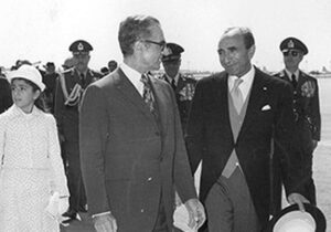 خاطرات علم: شاه گفت، نمی‌خواهم تمام اختیار تبلیغاتی خودم را به دست یهودی‌ها بدهم