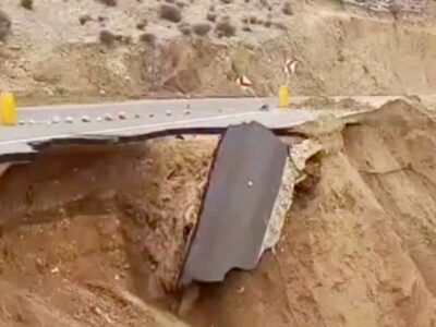 ریزش دلهره‌آور این جاده مهم در اثر بارش‌ها؛ نقاط ریخته شده مشخص نیست