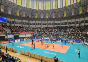 استقلال در ارومیه هم باخت / عاشقان والیبال یک ست ترسیدند