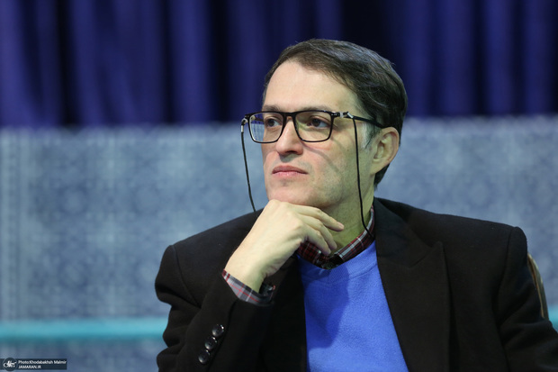 محمد قوچانی از بیانیه جبهه اصلاحات انتقاد کرد: چرا باید وارد عرصهای شوید که جز هزینه، نتیجهای ندارد؟ اولین هزینه بستن دست دولت اصلاحطلب در مذاکره است و سپس گشودن دستهای تندروهایی که دولت پزشکیان را در برابر نظام سیاسی قرار میدهند