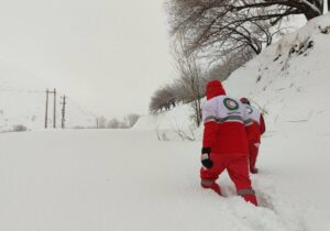 ۵ نفر در اشنویه در محاصره برف هستند/ تلاش‌ها برای نجات ادامه دارد