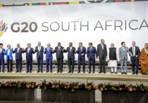 آیا اقتصاد جهانی در سال ۲۰۲۵ از هم پاشیده است؟