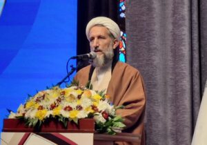 هنر باید ابزاری برای بیان حقیقت و روشنگری باشد