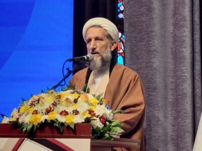 هنر باید ابزاری برای بیان حقیقت و روشنگری باشد