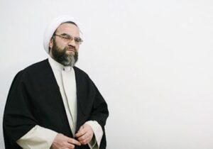 غرویان: تکلیف تندروها این است که روابط ما را با دنیا تیره و تار کنند/ ترمز تندرو ها را باید کشید/ افراطیون نارضایتی از حاکمیت را در مردم تزریق میکنند