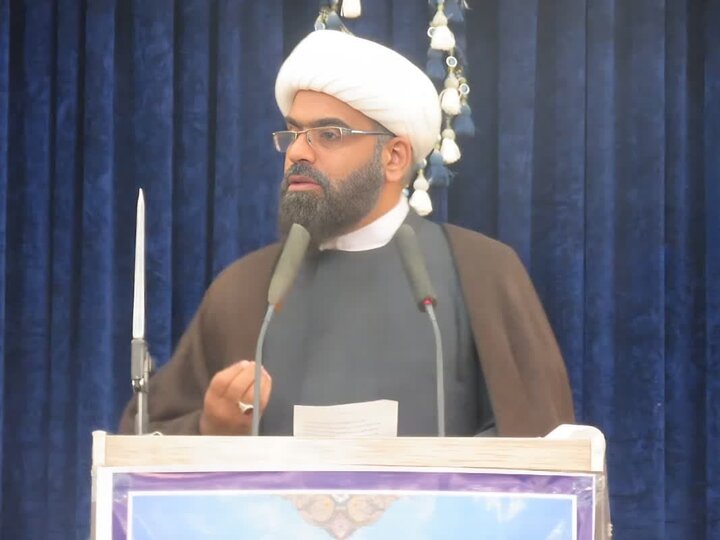 امام جمعه زرین دشت: شیعه واقعی در عمل، ناصر امام و ولیّ خود است