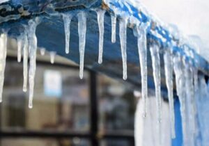 یخبندان شبانه در راه استان یزد