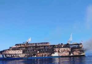 ببینید | تصاویر تازه از حمله به کشتی انگلیسی در دریای سرخ