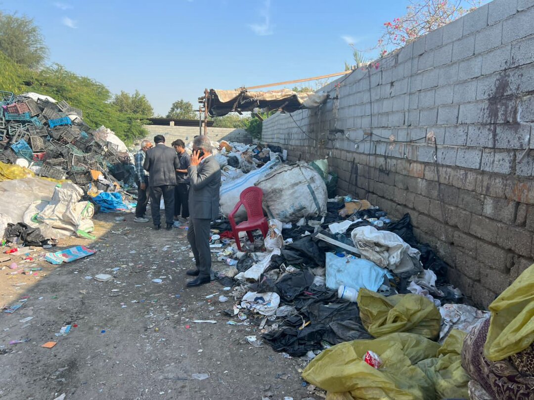 تعیین یک هفته مهلت برای برچیدن انبارهای ضایعاتی بندرعباس توسط دادستانی