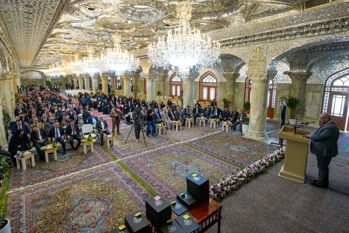 تجلیل از ۲۲۵ نخبه علمی و دانشگاهی در عتبه علوی